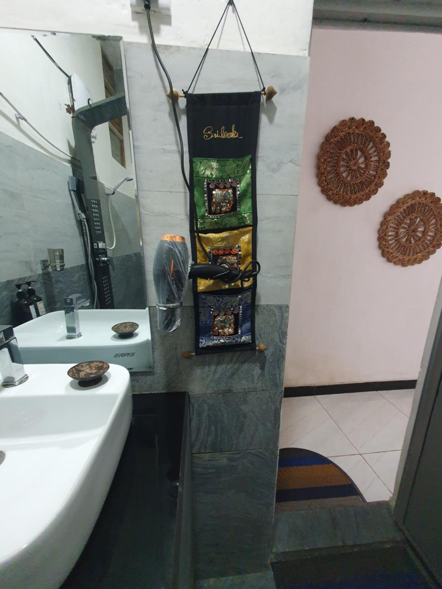 Kai Kazee Ella Hotel Luaran gambar